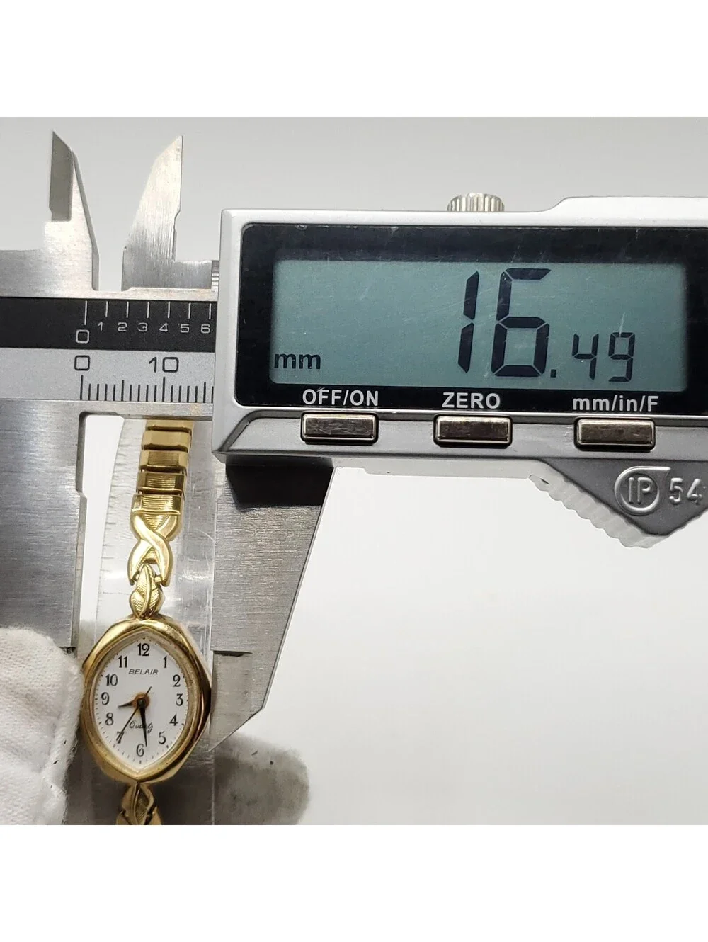 Belair Quartz Ladies Watch 16mm For Parts Or Repair Gold Tone Stretch Band